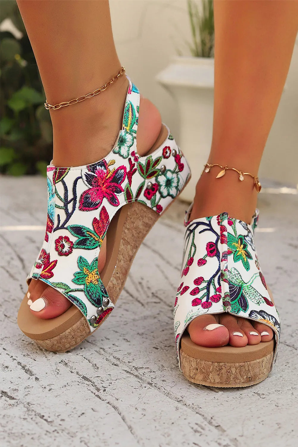 Floral Hollow Out Rivet Wedge Sandals