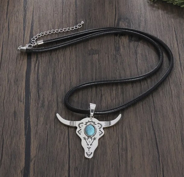 Full Of Bull - Boho vintage necklace